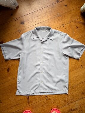 GU - Essentials Light Gray Button-Up Shirt